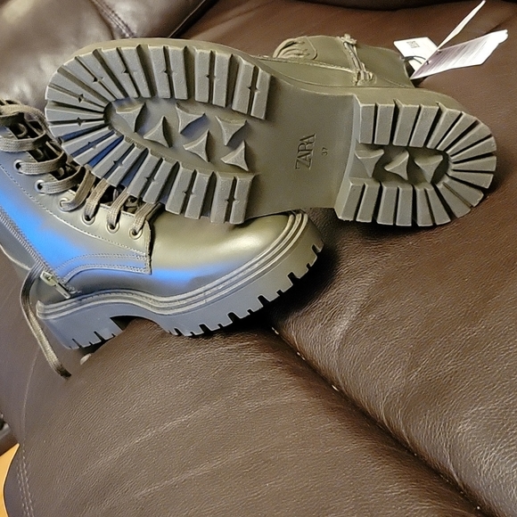 Zara NWT Army Greenish Lace Up Flat Boots in Leather Size 37 Never Worn - Picture 5 of 8